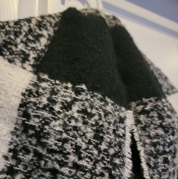 AERIE Plaid Scarf Winter - Picture 3 of 6